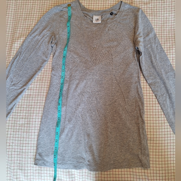 Cabi Twist Turn Back Fitted Tshirt - Picture 2 of 5